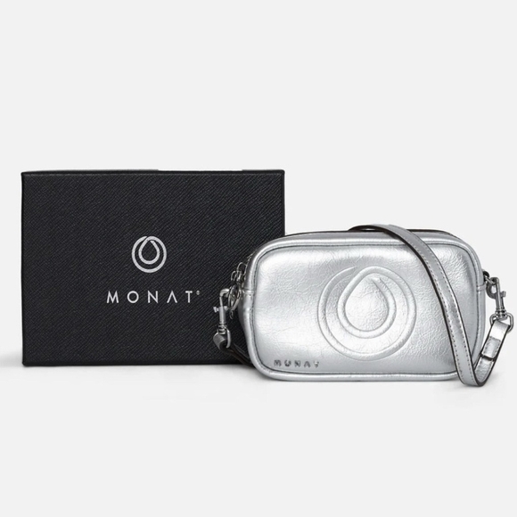 NEW Monet Shimmering Silver Crossbody Bag W- Dust cloth& Box  Beautiful !! - Picture 3 of 15